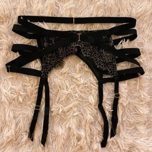 ❣️ Victoria’s Secret Garter Belt